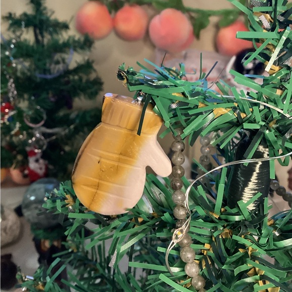 Mookaite crystal mitten ornament - Picture 1 of 2
